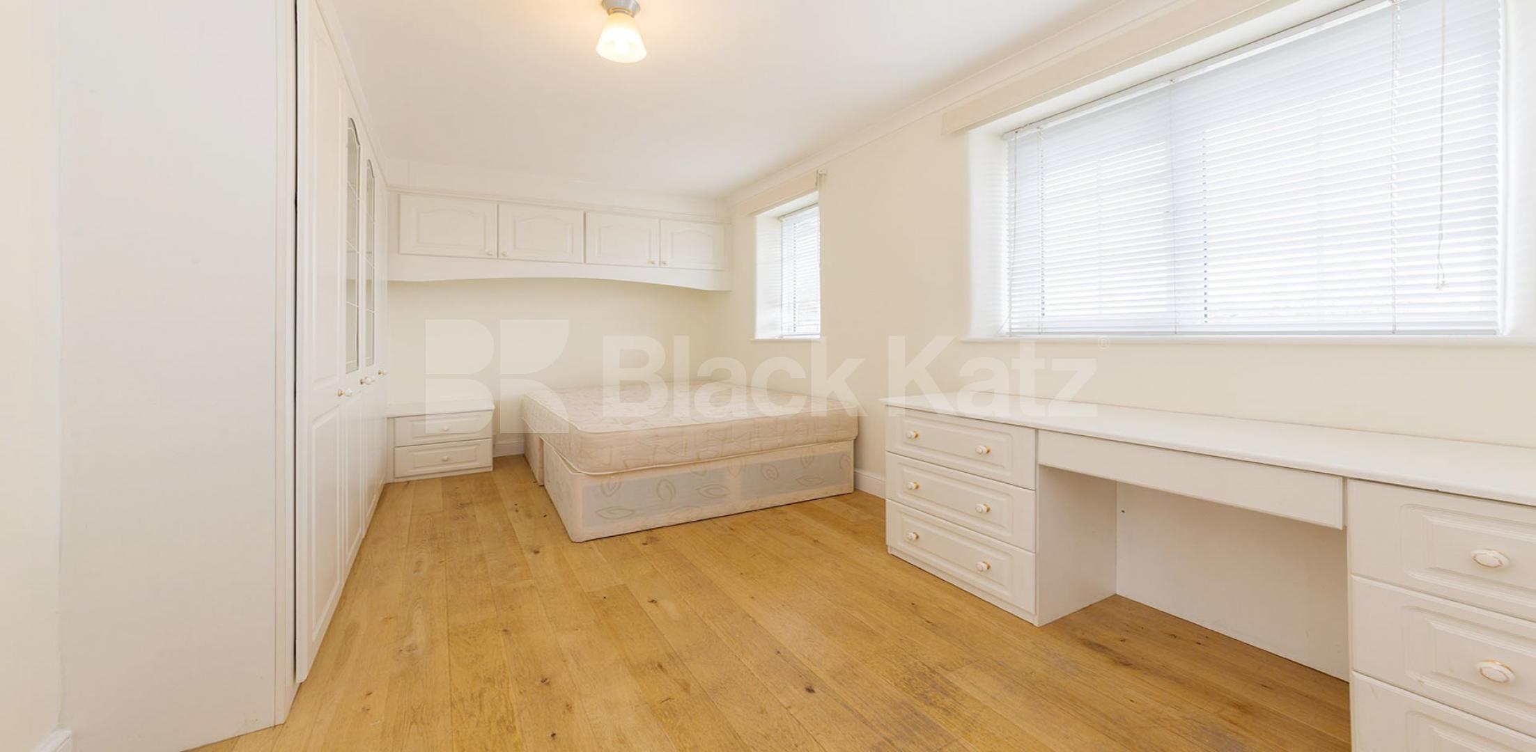 			LET, 3 Bedroom, 1 bath, 1 reception Terraced House			 Wormholt Road, Shepherds Bush